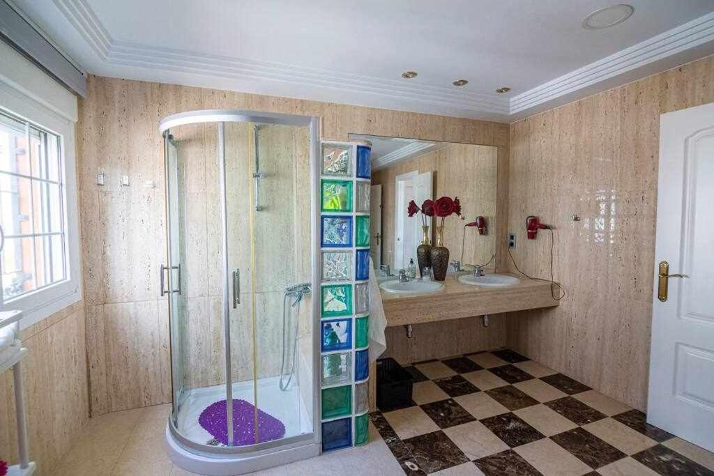 Lujosa Villa En Alhaurin De La Torre 7 Dormitorios Экстерьер фото